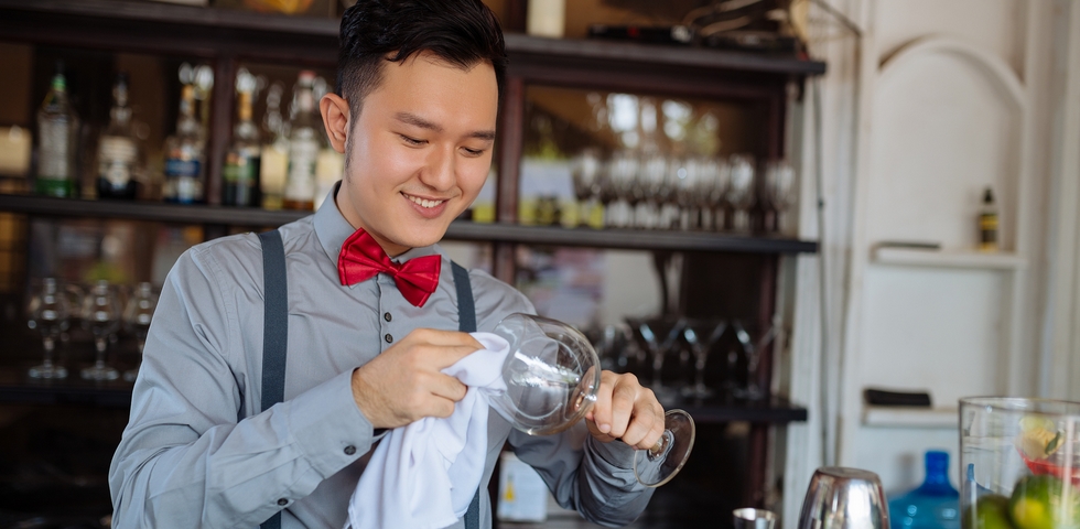 Restaurant Cleaning Checklist: 8 Tips to Clean a Restaurant
