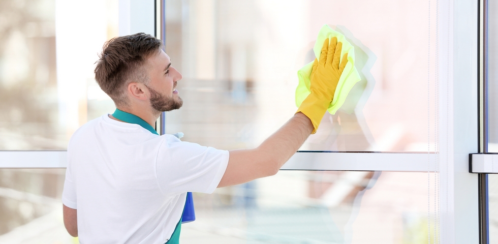 8 Retail Window Cleaning Tips and Tricks