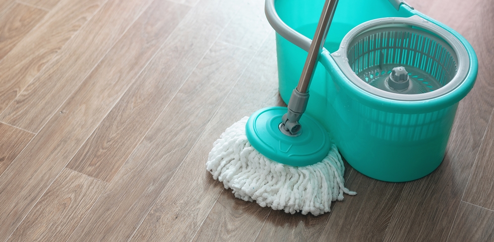 Use different cleaning materials to suit the floor type